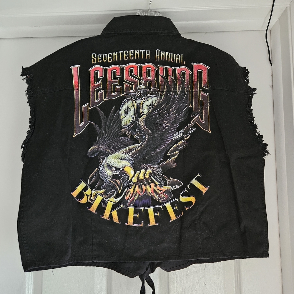 Womens 17th Annual Leesburg Bikefest 2013 Large Button Down Crop Cotton Top EUC